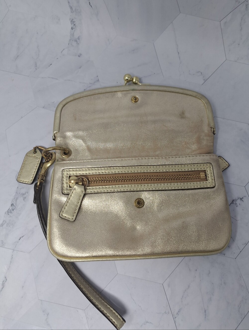 Coach Legacy 65th Anniversary Gold Metallic Leather Kiss Lock Wristlet - Picture 4 of 7